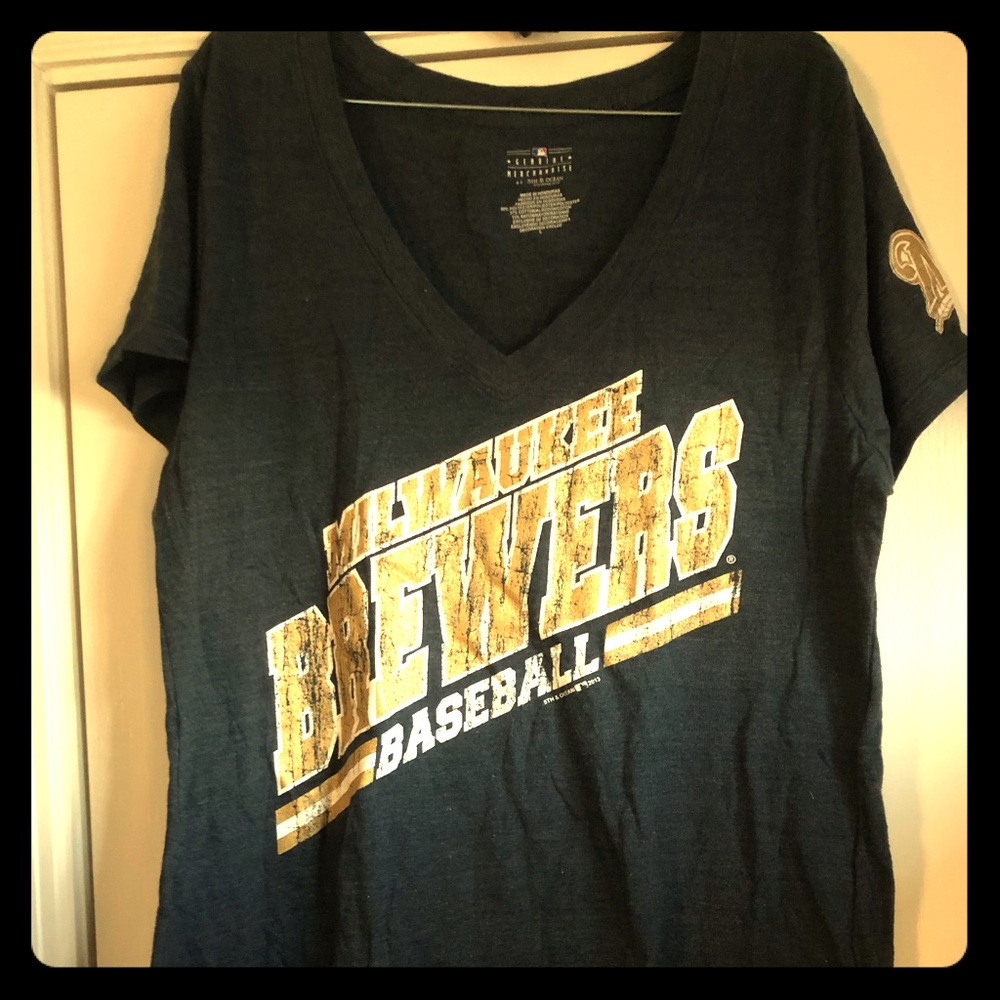 Milwaukee Brewers Women’s V-neck tee
